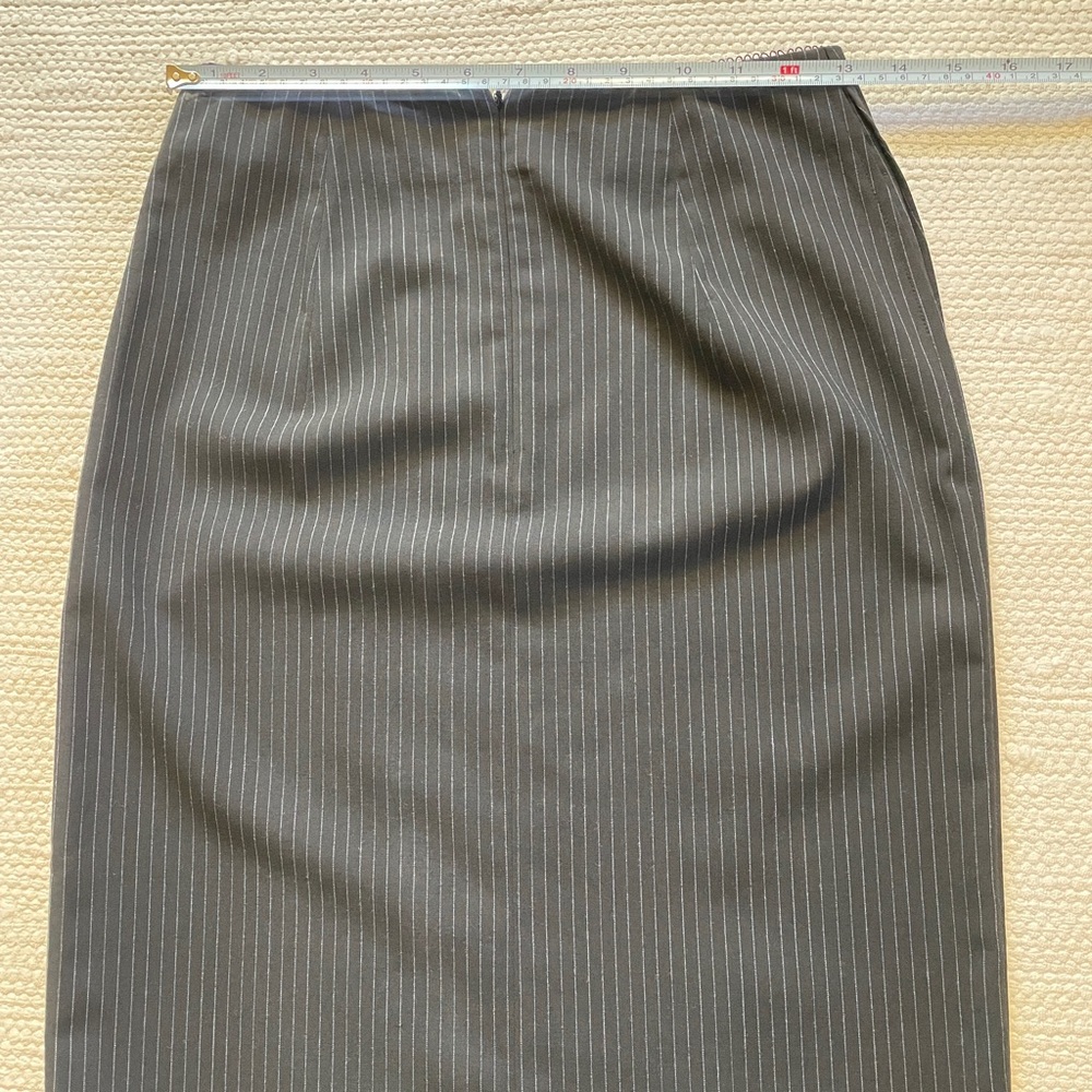 BCBG Maxazria Black Striped Pencil Midi Skirt with Side Slit Zip Size 2 - Picture 8 of 8